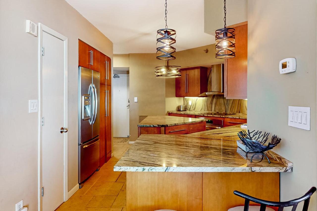 Pelican Pointe 1506 Apartment *